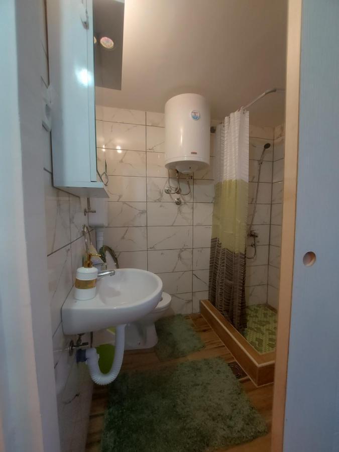 Semesterbostad Vikendica Nada